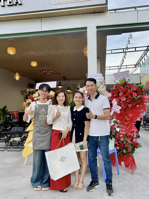 Buổi khai trương quán của học viên cùng đội ngũ Saly Academy