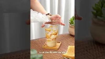 Cho đá viên vào ly cà phê đúng kỹ thuật